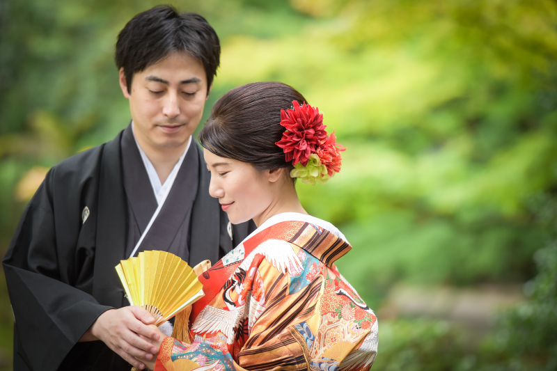 そっと手を重ねて…