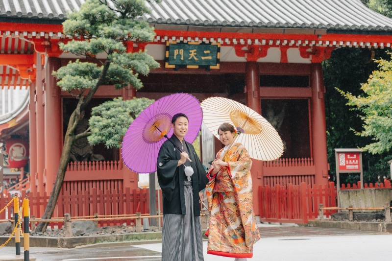 赤の建物が和装とよく合います♡