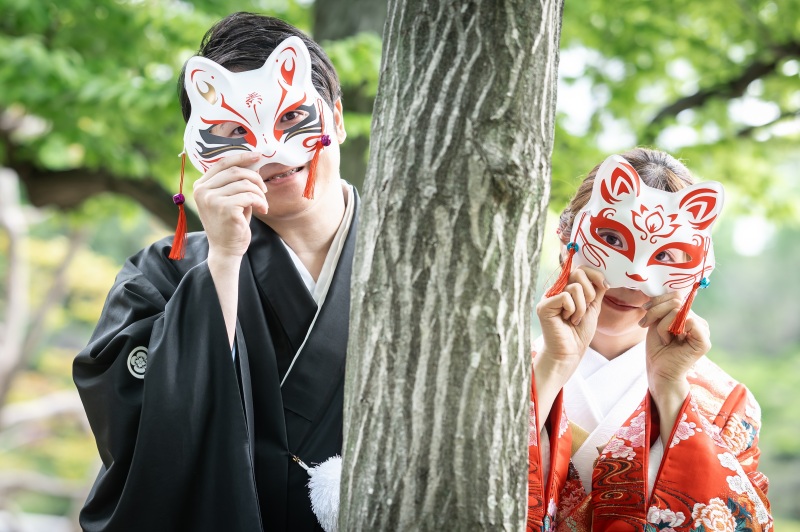 狐のお面で特別感のある一枚