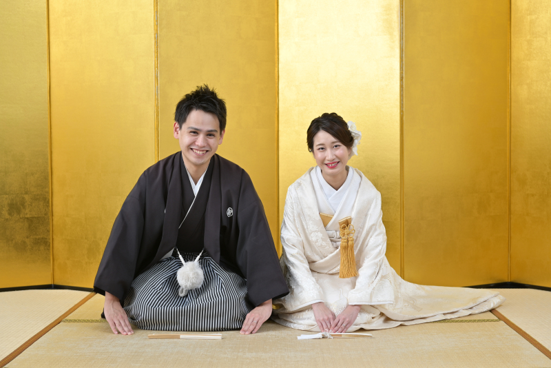 最後はカチッと金屏風！