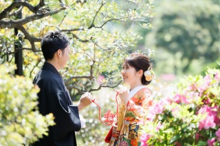 4/28撮影：旧安田庭園のツツジ×新緑❁