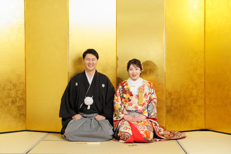 ≪金屏風では色打掛≫