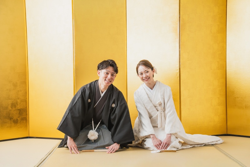 スタジオの正座ショット付き★