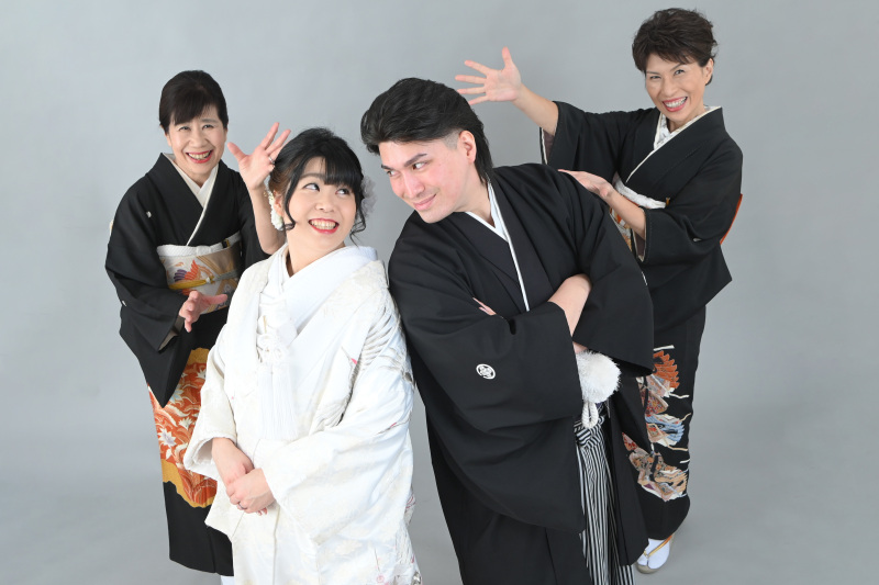 お母様、お父様のお衣裳もレンタルが可能です