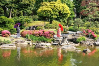 華雅苑　浅草橋本店 _【5月～6月】旧安田庭園　5月はつつじ　5月下旬から紫陽花