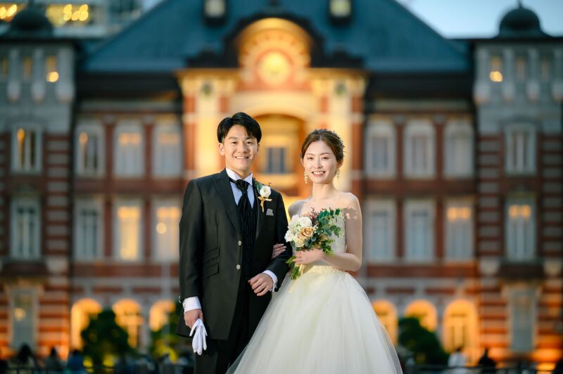 【衣裳差額なし！】東京駅ナイト撮影✨『洋装壱点プラン』ドレス・タキシード各1着／データ130枚／新婦ヘアメイク込