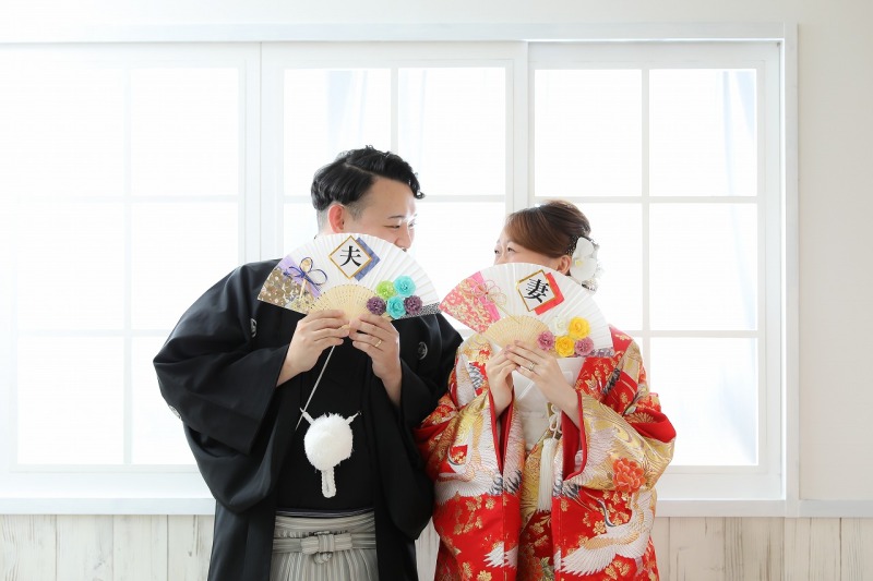 夫と妻、そして父と母です。