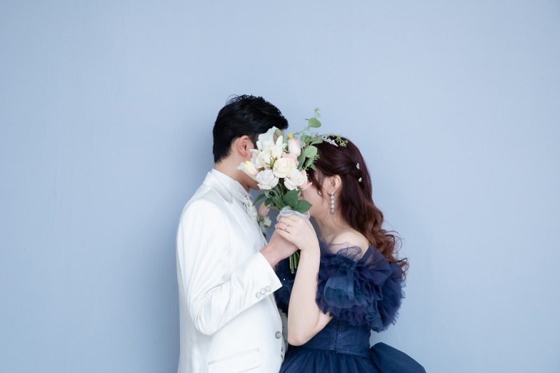 ブーケで顔隠し