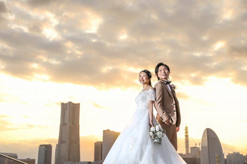 夕日をバックにお二人で