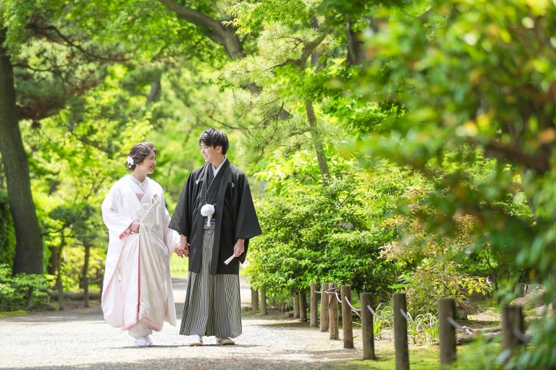 新緑のトンネルを散歩