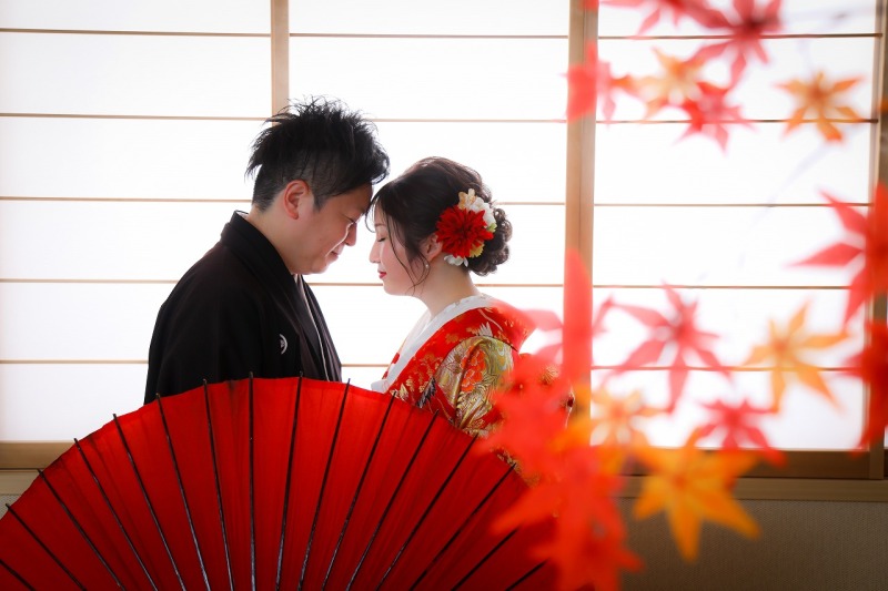 おでこを合わせて