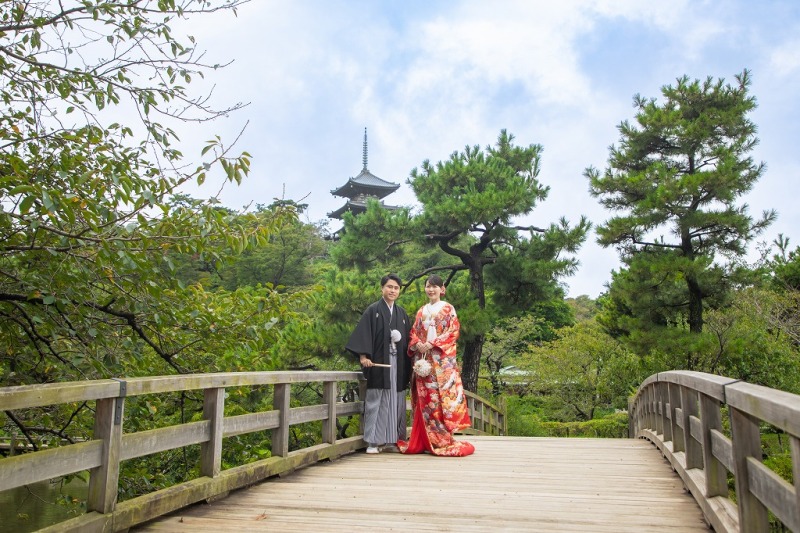 三重塔と太鼓橋