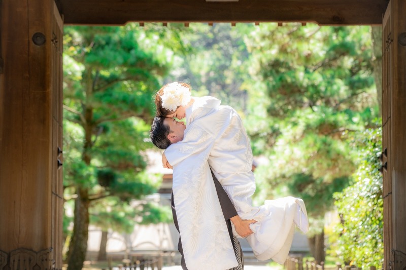 抱っこにおでこ合わせ