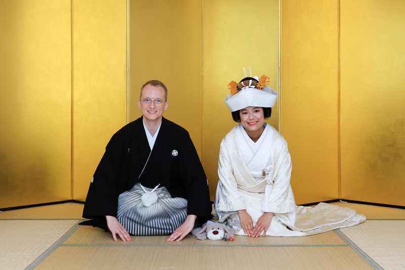 金屏風での正座か・床の間での正座か選べますよ