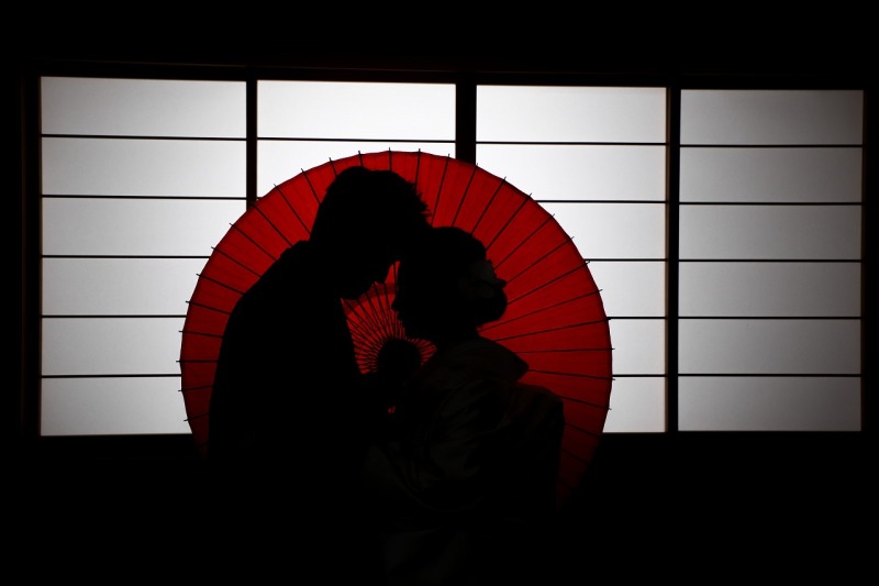 シルエットのお写真で雰囲気を変えて