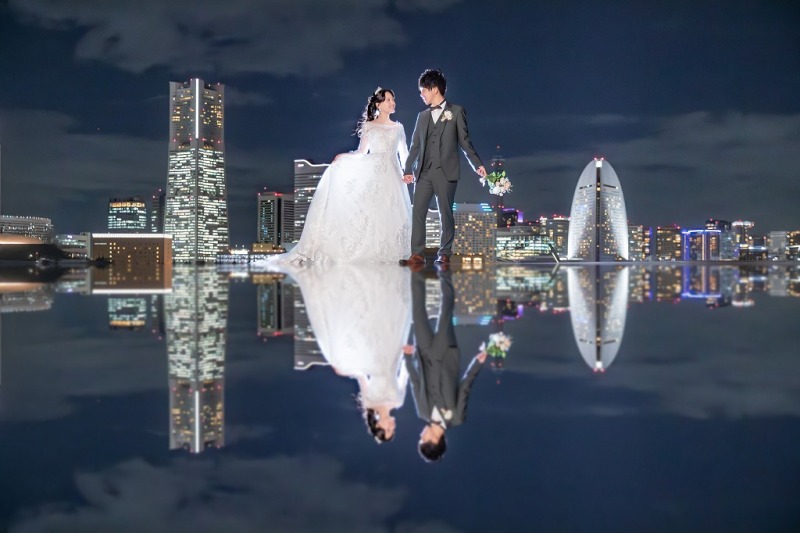 みなとみらい背景に