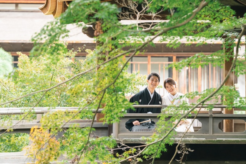 内苑の小屋で座りショット