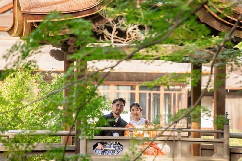 橋の上の小屋でひと休み