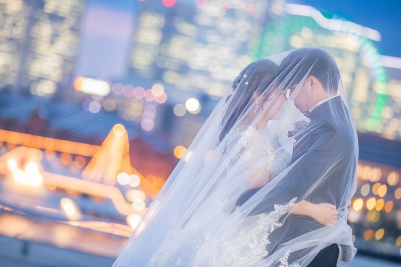 ベールに包まれて