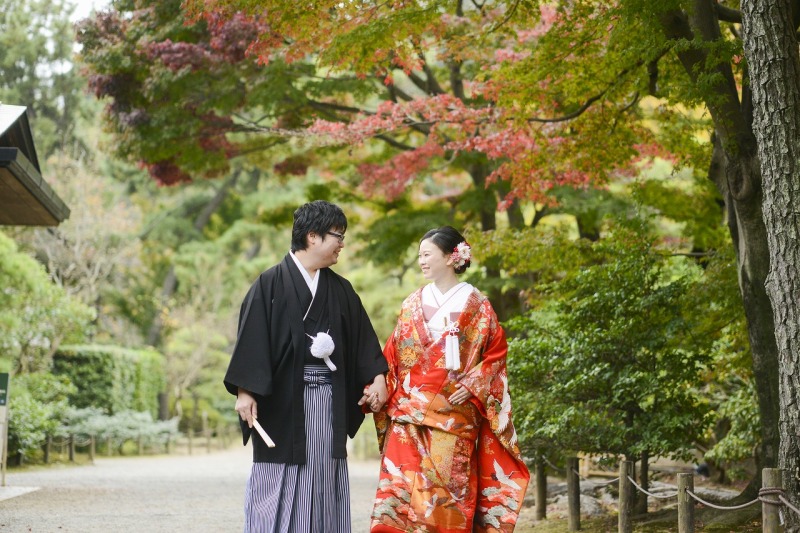 園内散策中のお二人