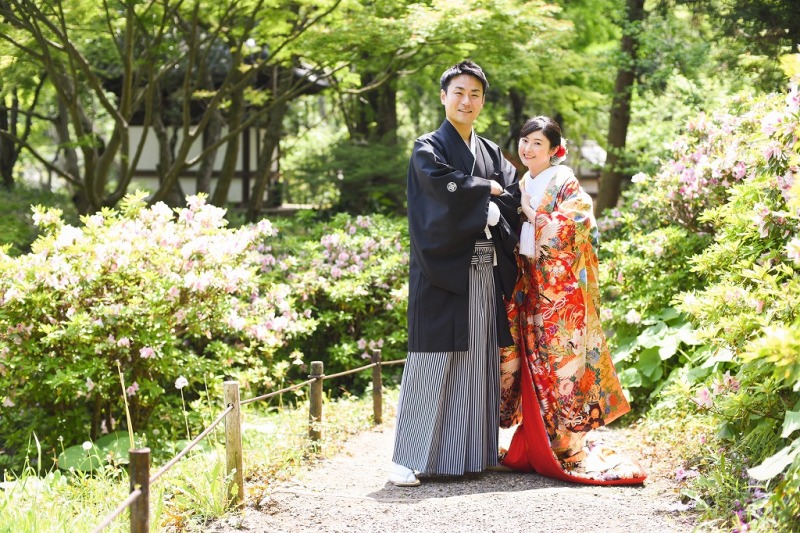 ２人で寄り添い