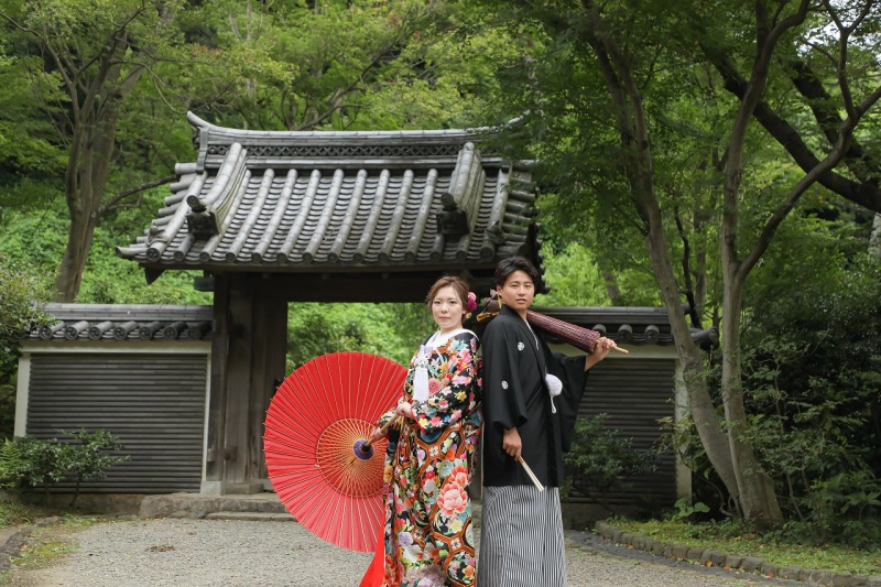 『海岸門』前で番傘撮影