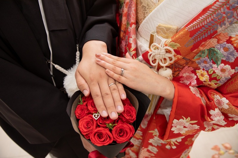 バラと一緒に手元撮影