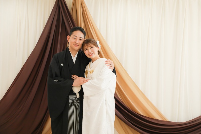 撮影中ずっと仲良く笑顔ですね