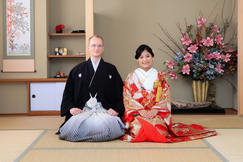 床の間で正座の撮影です