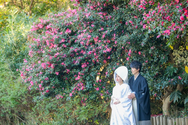 山茶花の花の前で♡