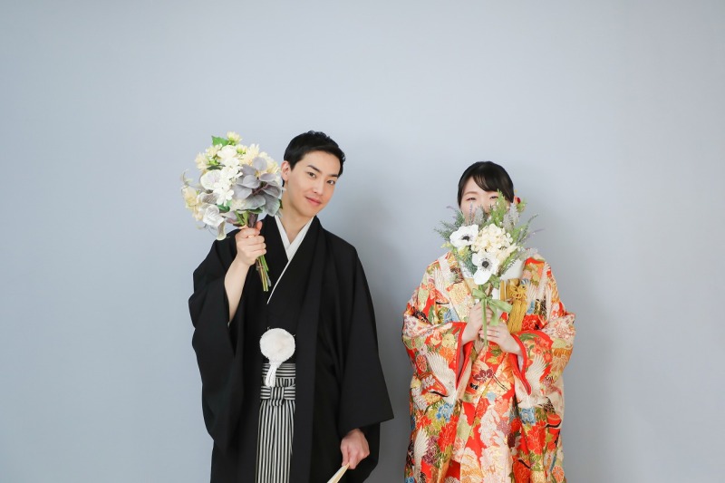 ブーケを持ちながら