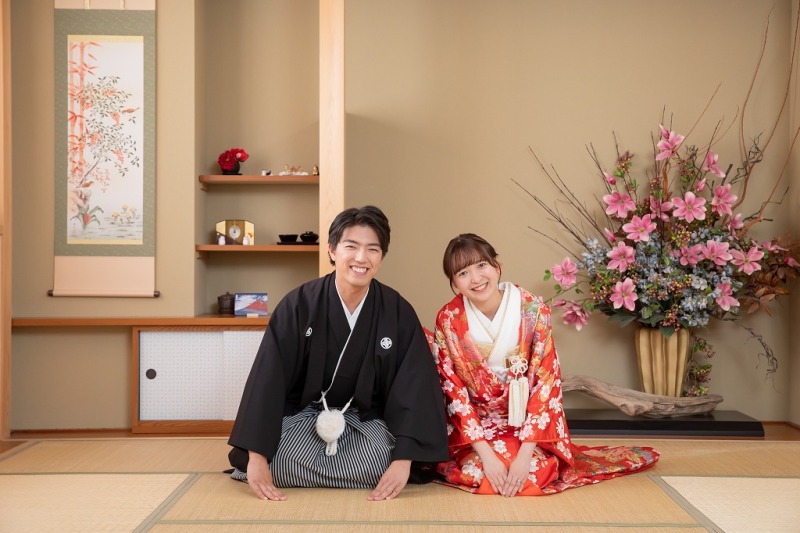 定番の正座とお辞儀