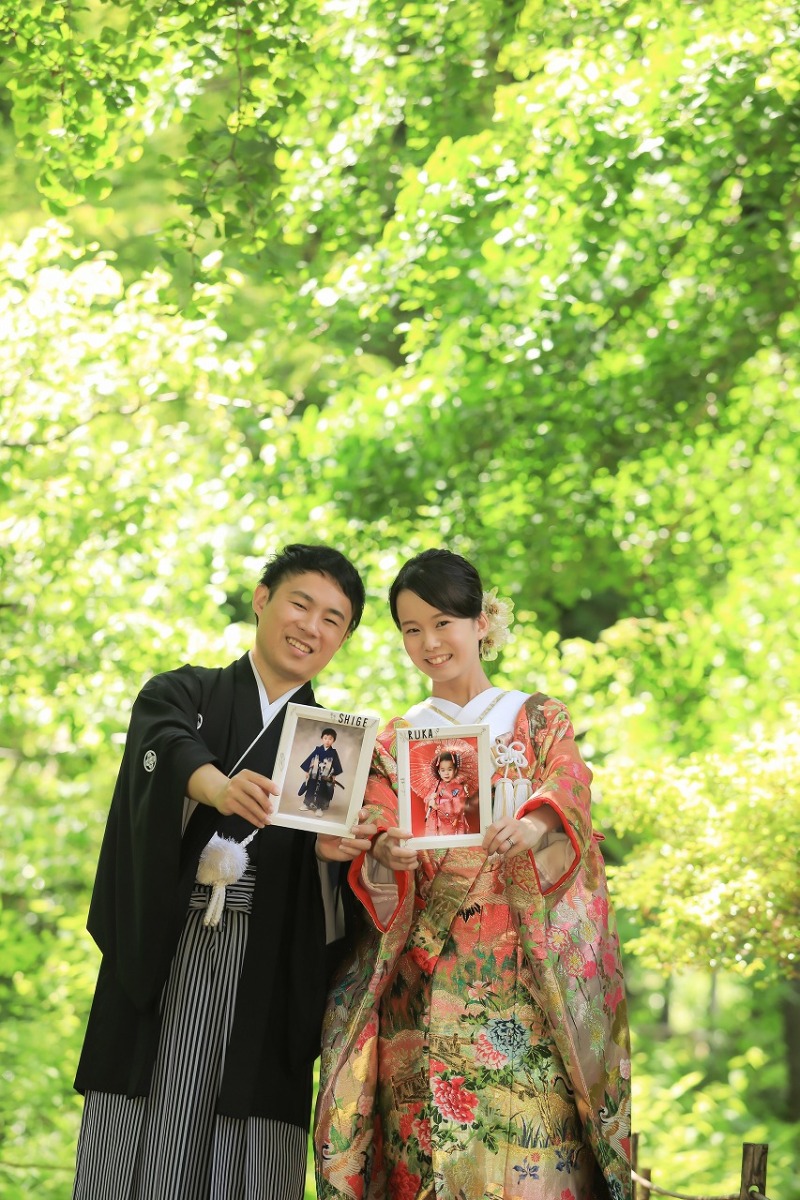 お二人らしい小物と一緒に