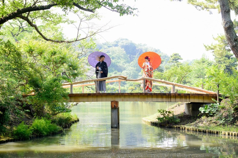 橋にて背中合わせ