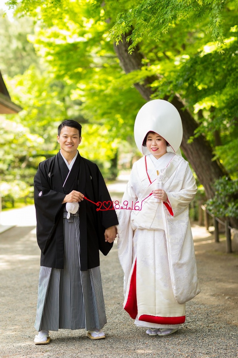 白無垢で赤い糸