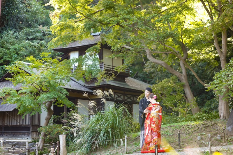 お茶室を後ろに