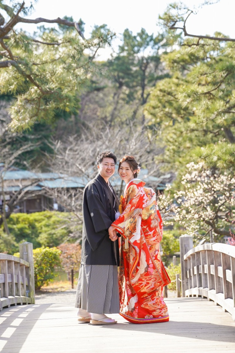 梅の花をバックに!