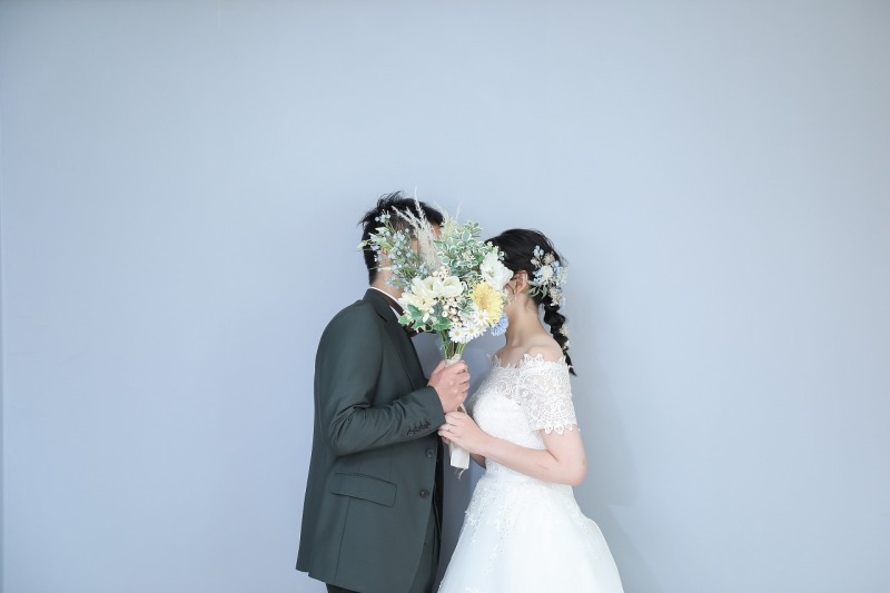 ブーケで隠して