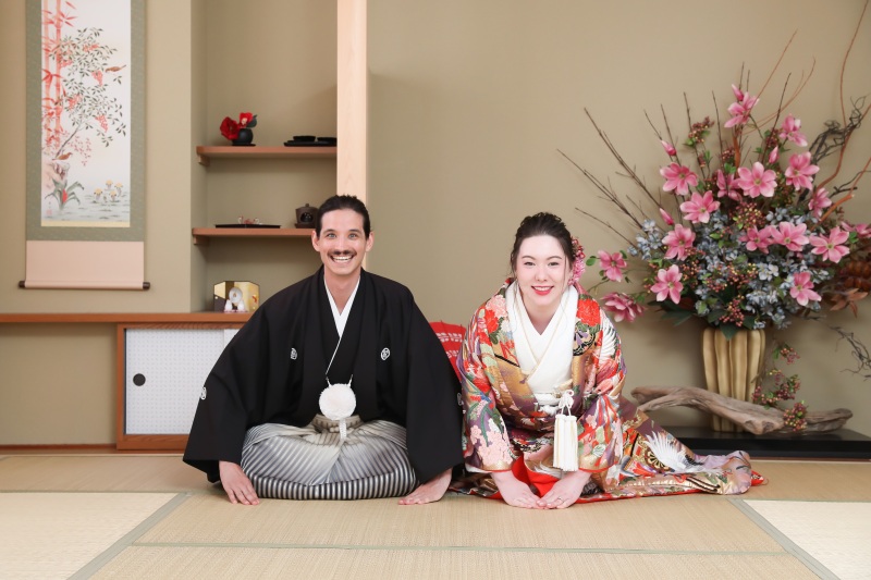 まずは色打掛でご挨拶