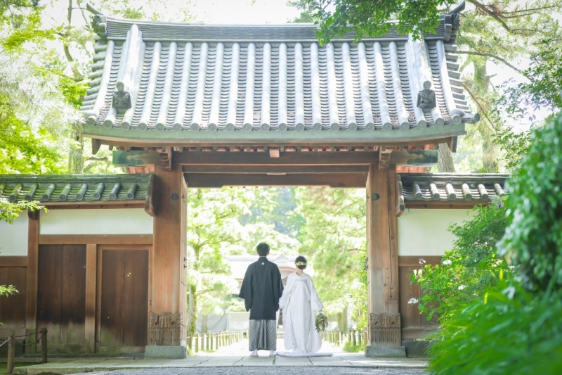 歴史的建造物と四季折々花が咲く日本庭園《三渓園》