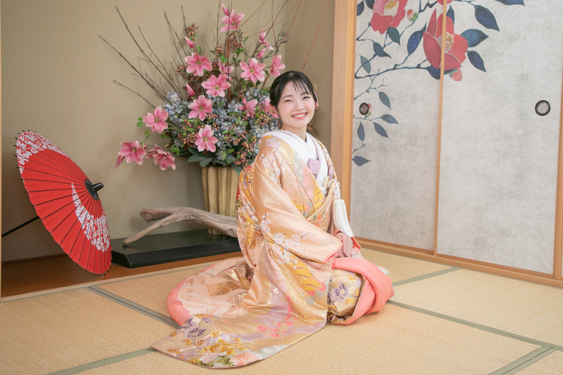 華雅苑 横浜店_色打掛・着物が豊富