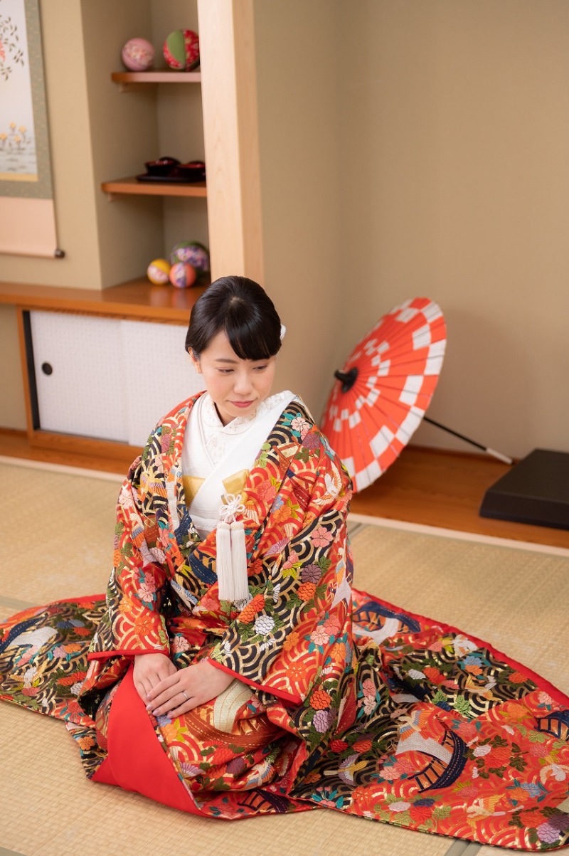 華雅苑 横浜店_色打掛・着物が豊富