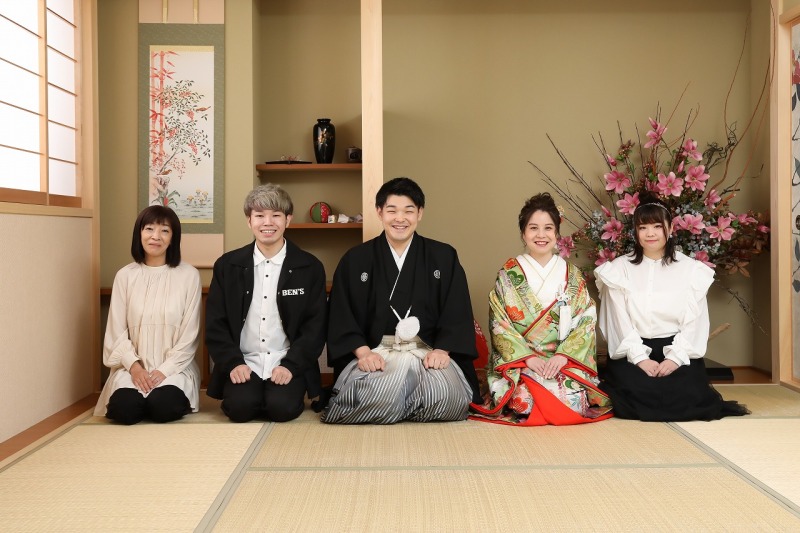 華雅苑 横浜店_両親の衣装がある