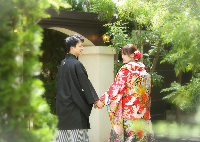 お2人で手を繋いで…