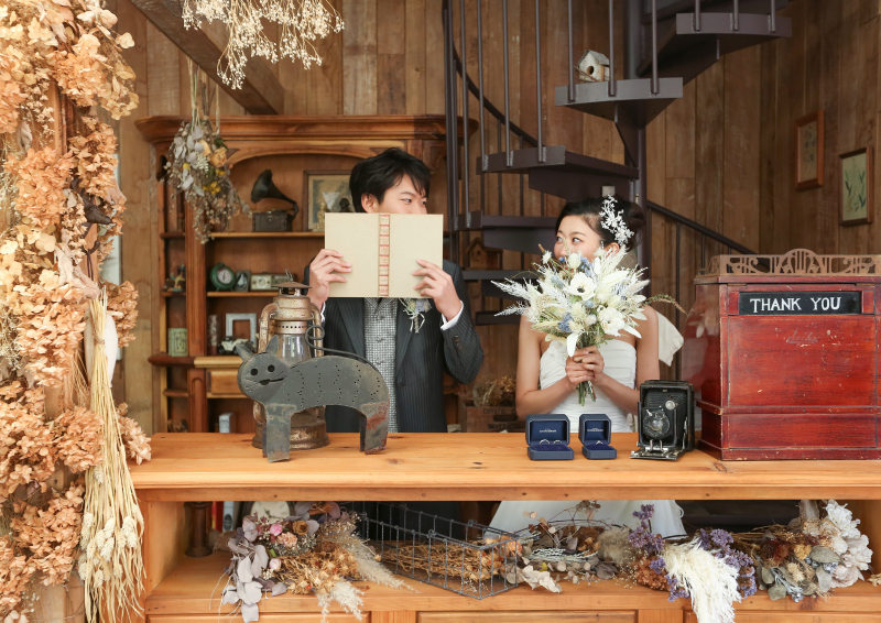 お顔を隠して…