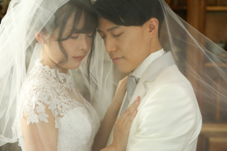 ウェディングドレスもカラードレスも！