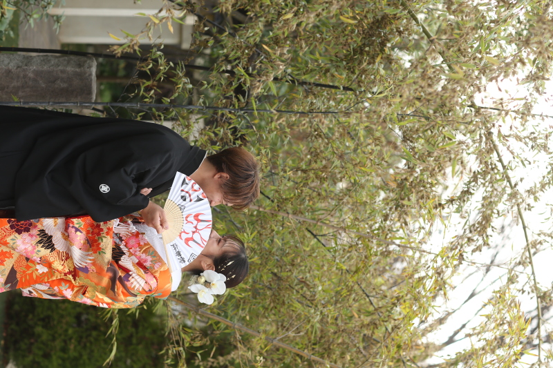 お顔を隠して…