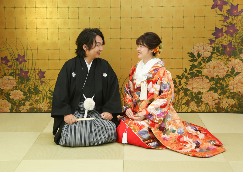 お2人見合って…