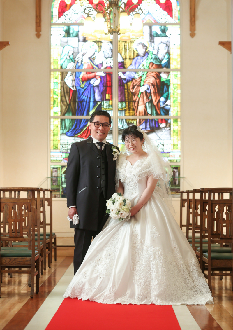 ステンドグラス×ウェディングドレス