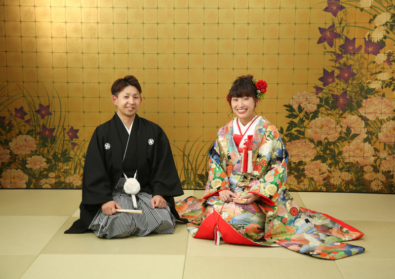 金屛風で豪華なお写真に!